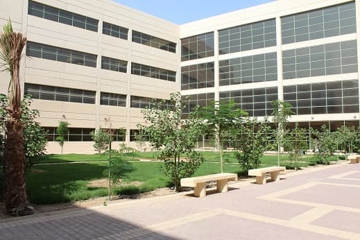 كلية الدراسات التطبيقية